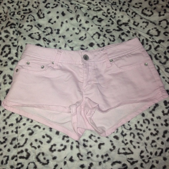 Pale pink shorts 💕