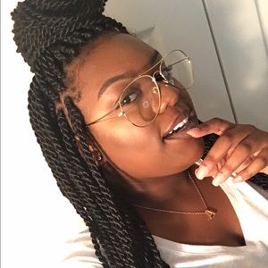 Meet your Posher, Briana