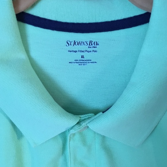 Polo - Picture 2 of 2