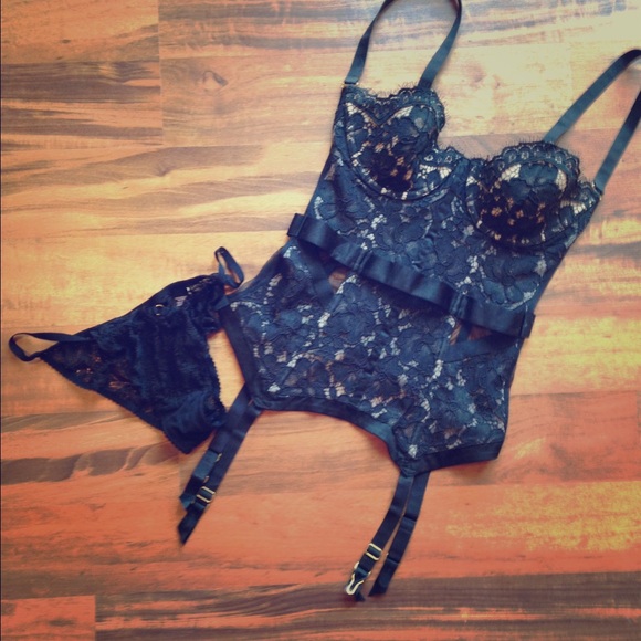 NWOT Victoria's Secret lingerie set