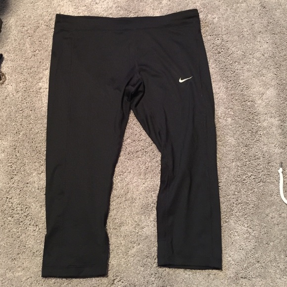 Nike large dry for cropped pant
