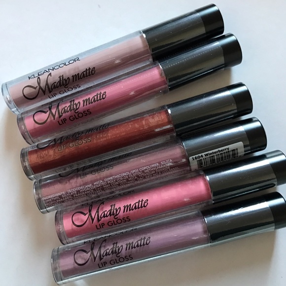 Matte lip color