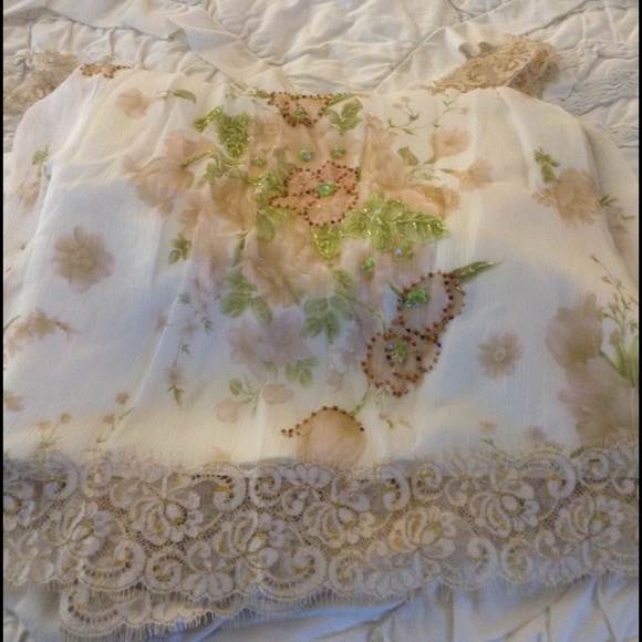 Off the shoulder silk and lace dress - Picture 4 of 4