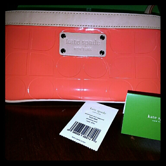 🌺NWT Kate Spade Prestwick Noel Zippered Wristlet