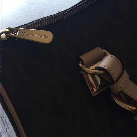 Michael Kors Grayson Medium Logo Satchel Bag – PinkOrchard.com Michael Kors Grayson Satchel large - Brown