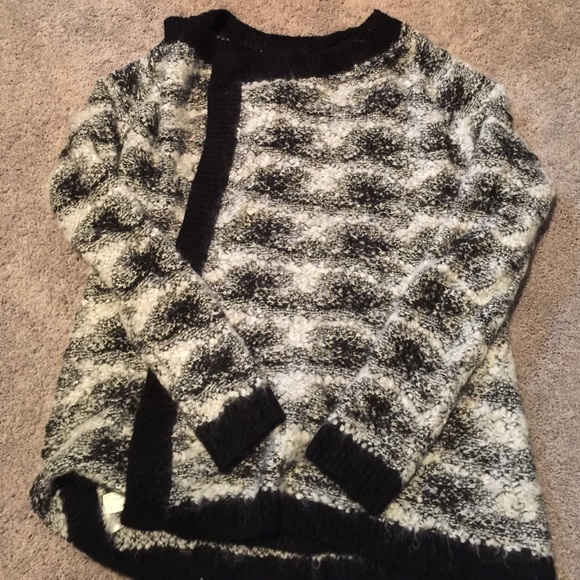 Loft -Lou and Grey black and white sweater