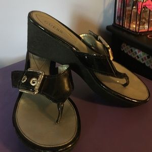 🎀Guess Black Patent Buckle Sandals