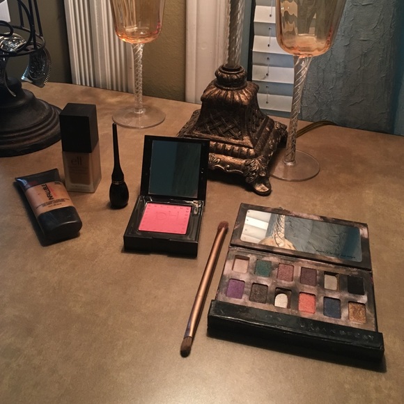 Makeup bundle 💓 - Picture 1 of 1