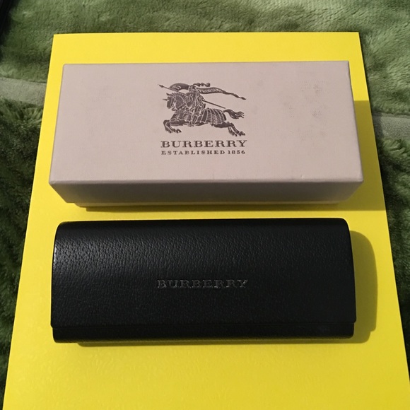 100% Authentic Burberry box Sunglasses case
