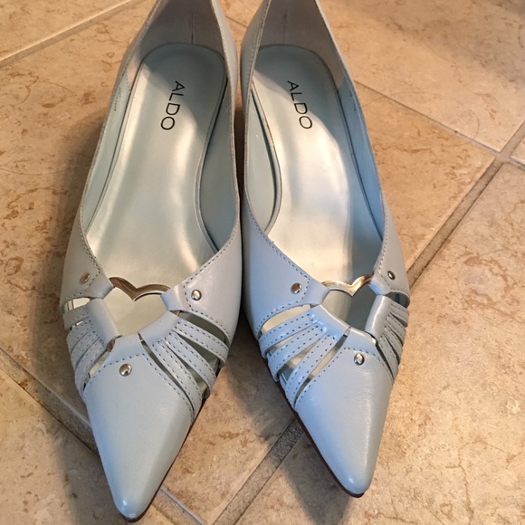 Light blue pointed flats