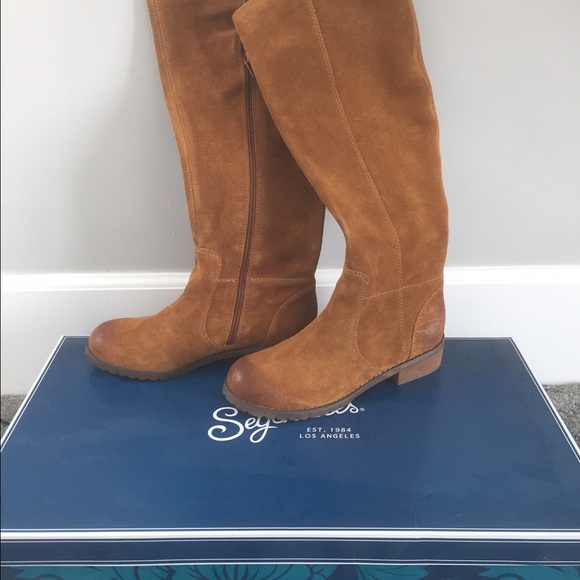 Seychelles suede boots, new in box