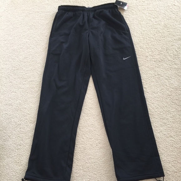 REDUCED Men's NWT Nike Therma-Fit sweats.  Size L.