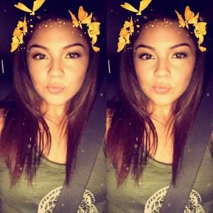 Meet your Posher, Larissa