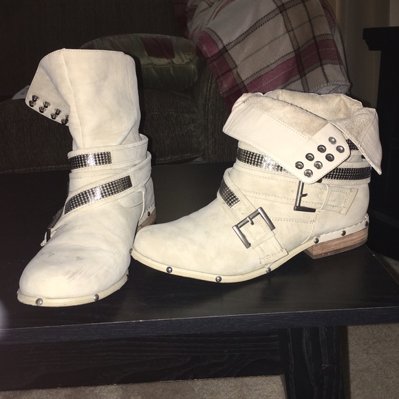 Not Rated suede boots!