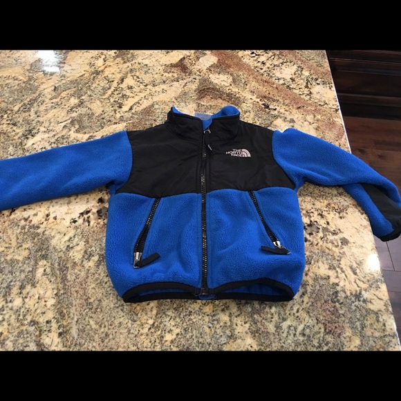 2t North face jacket