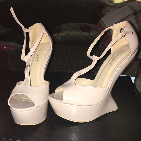 Cream Anti Gravity Heels! NWOT