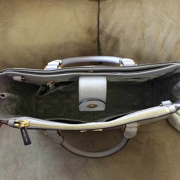 Sold Locally - Picture 2 of 4