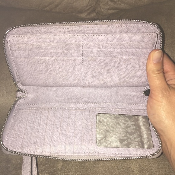 Sold Locally - Picture 4 of 4