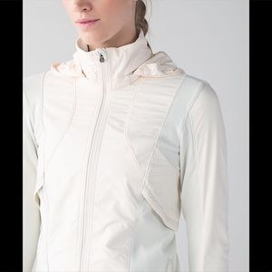 lululemon Kanto Catch Me Run Jacket Angel Wing
