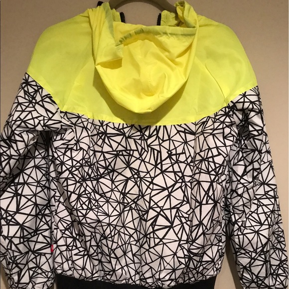 SOLD nike windbreaker - Picture 4 of 6