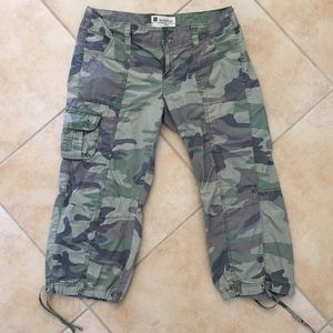 GAP 💕 Surplus Camouflage Capri Size 10