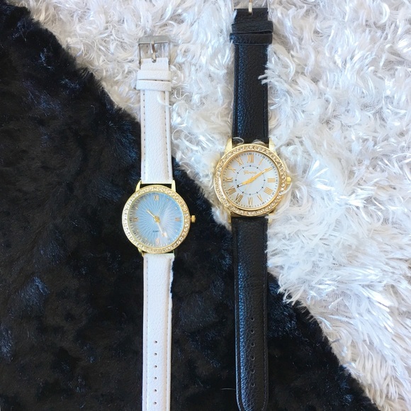 pearl street Accessories - FLASH SALE⚡️leather crystal watch black or white