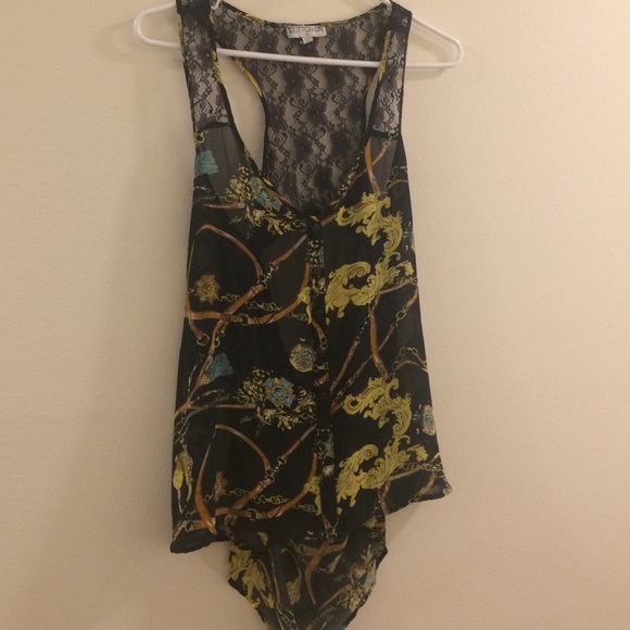 Gorgeous Patterned Hi-Low Tank - Picture 3 of 4