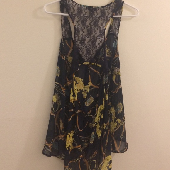 Gorgeous Patterned Hi-Low Tank - Picture 4 of 4