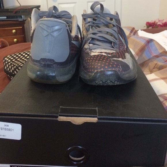 Grey white and orange kobe x no bundle - Picture 3 of 4