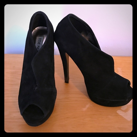 Steve Madden Black suede ankle booties