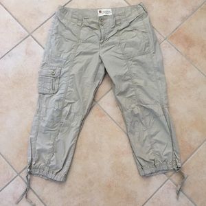 GAP 💕 Surplus Light Khaki/Beige Capri Size 10