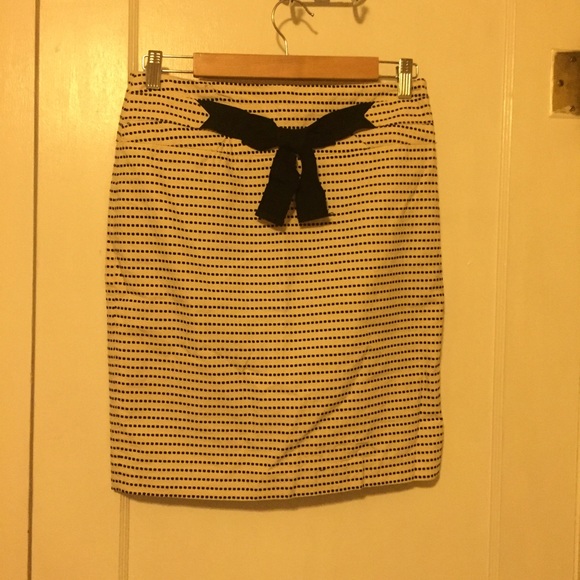 🎉 Holiday Sale 🎉 Black and White Pencil Skirt