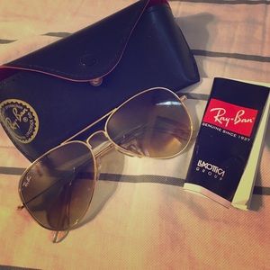 Ray•ban