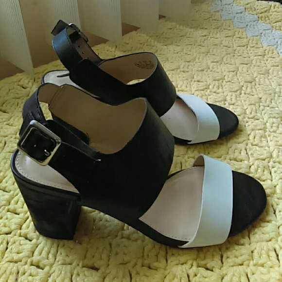 "Franco Sarto Open toe Back and White