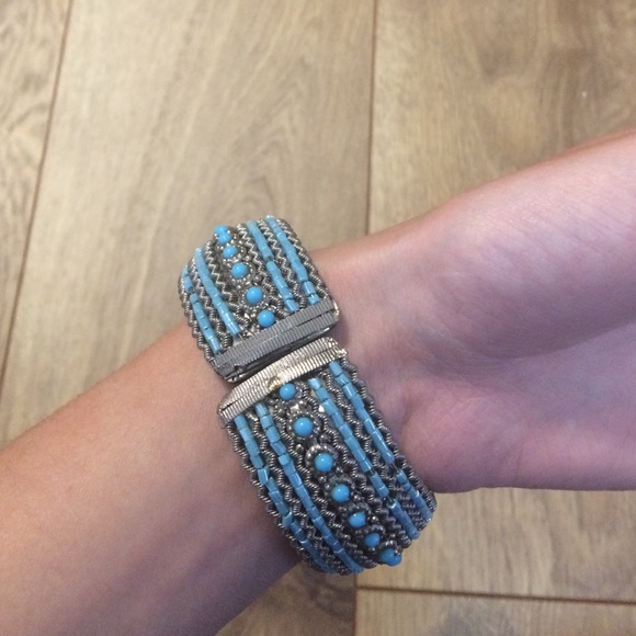Turquoise and silver statement bracelet - Picture 2 of 2