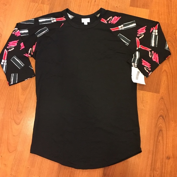 NWT! Rare Lularoe Randy w/ lipstick sleeves size M