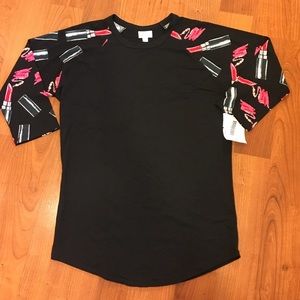 NWT! Rare Lularoe Randy w/ lipstick sleeves size M