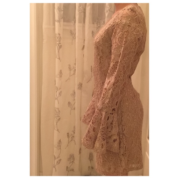 ‼️FLASH SALE‼️NWT SUPER FEMININE GOLD LACE DRESS😍 - Picture 4 of 4