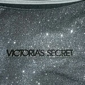 Victoria's Secret Bags - Victoria Secret large over night bag Victoria's Secret Bags - Victoria Secret large over night bag