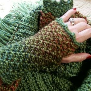 Fingerless gloves NWOT