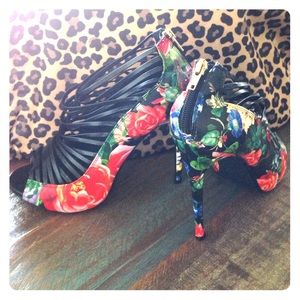 Steve Madden street chic!!❤️💚