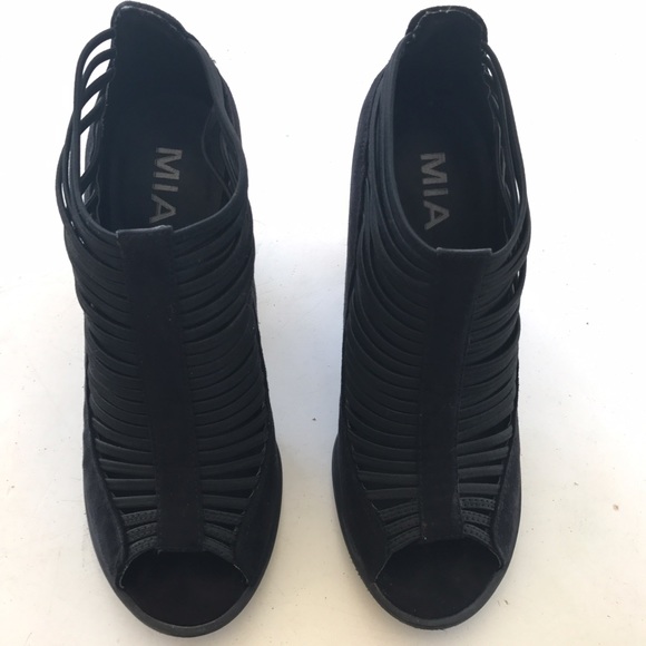 Mia Shellie Black Open Toe Booties