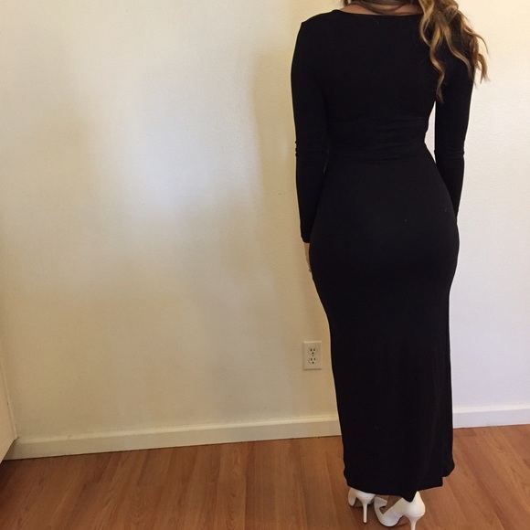 •RESTOCKED• Black High Slit Maxi Dress - Picture 3 of 4