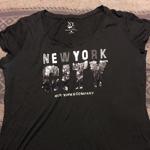 Pretty black and pink Guess bling shirt 👚🎀