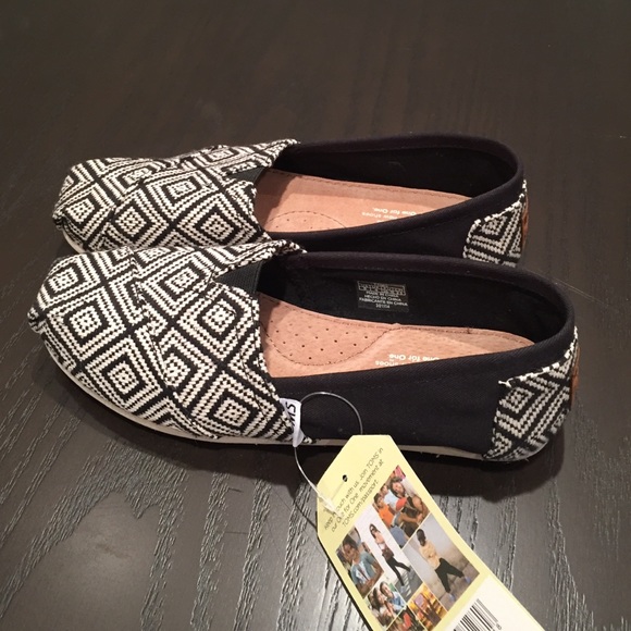 Toms Shoes