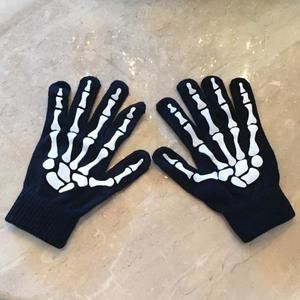 Skeleton gloves
