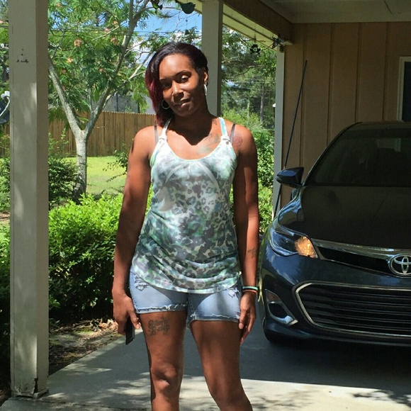 Meet your Posher, Lataya