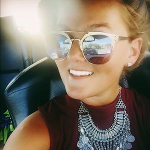 Meet your Posher, Taylor