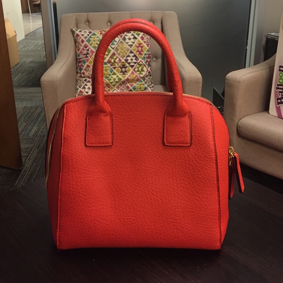 π Cute Red Purse π - Picture 2 of 3