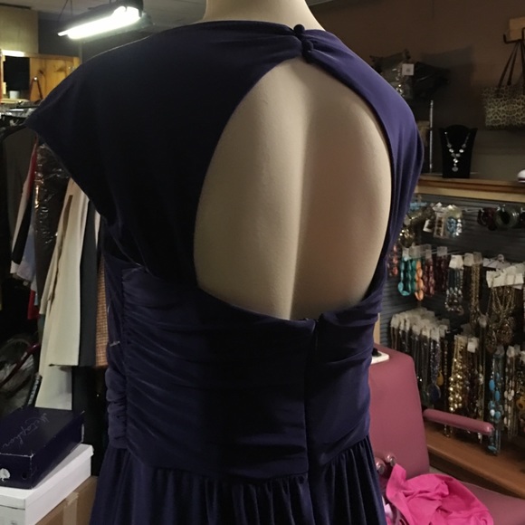 Dress - Picture 3 of 4